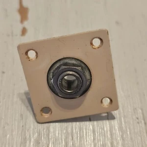 Gibson Original Jack Plate Jack Screws 50's Ship World Wide - Picture 1 of 8