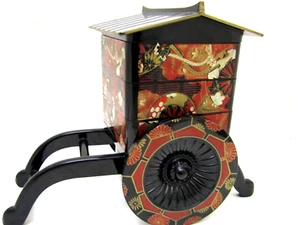 Bento Box Jubako 3 Compartimentos Coche Imperial Negro Rojo Trolley Sushi YAMANAKA - Imagen 1 de 9