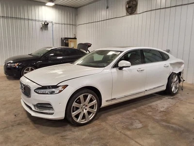 Passenger Corner/Park Light Fog-driving Fits 16-23 VOLVO XC90 1463663 - Image 1 of 4