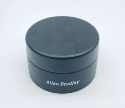 Módulo de alimentación de luz pila negra Allen Bradley 856T-BAC3C con tapa 120/240 VCA Ser A Foto 1 de 4