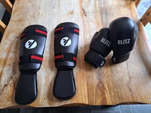 Children's Shin Pads And Gloves - Picture 1 of 5