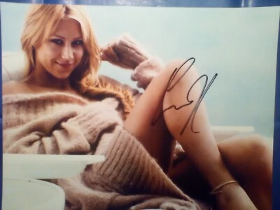 Anna Kournikova signed 10x8 photo patio leisure, light pink sweater, soft smile - Image 1 of 4