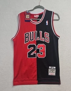 Camiseta Mitchell & Ness Hardwood Classics Michael Jordan 1997-98 Bulls 23 pequeña - Imagen 1 de 10