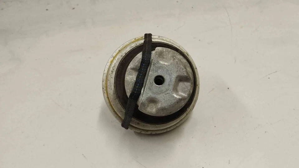 Mercedes-Benz AMG GT R190 C190 2019 Petrol 430kW Engine mount bracket GRB15231 - Imagem 1 de 4