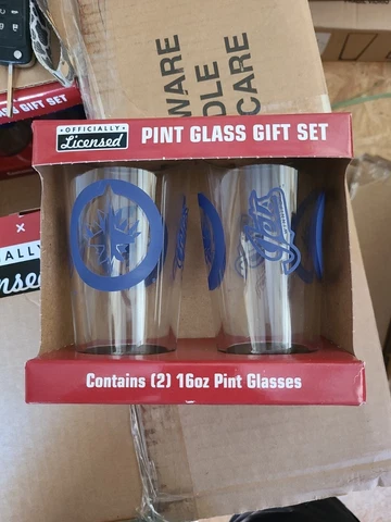Winnipeg Jets 2 16 oz pint glasses gift set Cover