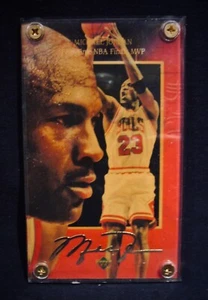 Upper Deck Michael Jordan 24k Gold Facsimile Signature Single Card #1790/1997 - Picture 1 of 2