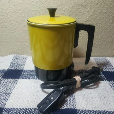 Vintage World Electric Hot Pot WNEP-4C Enameled Aluminium 4 Cup Avocado Green - Image 1 of 4