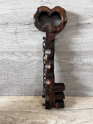 ДЕРЕВЯННЫЙ НАСТЕННЫЙ ДЕРЖАТЕЛЬ ДЛЯ КЛЮЧЕЙ СЕРЕДИНЫ ВЕКА В ФОРМЕ КЛЮЧА СДЕЛАНО В ИСПАНИИ ВИНТАЖНЫЙ - Изображение 1 из 4