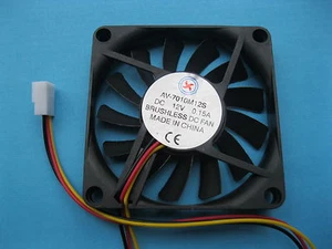 2 pcs Brushless DC Cooling Fan 12V 7010S 13 Blade 70x70x10mm 3pin Sleeve Bearing - Picture 1 of 3
