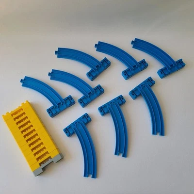 Thomas Trackmaster TOMY Train Track Blue Curve AB Amarillo Elevador Bajo Lote de 21 piezas Foto 1 de 4