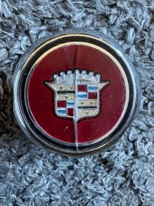 Cadillac center cap, part # 1627198 - Picture 1 of 4
