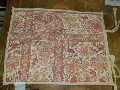 Almohada acolchada estándar Pottery Barn "Pájaro rojo/naranja floral"  Foto 1 de 4