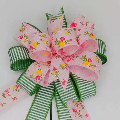 Lazo de primavera, lazo de corona, lino rosa, estampado floral, rayas, verde trébol Foto 1 de 2
