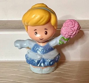 Toy Fisher Price Little People Disney Princess Cinderella Holding Rose Bouquet - Picture 1 of 1