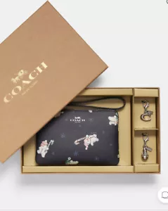 Juego en caja Coach azul oscuro con cremallera muñecos de nieve dijes plateados nuevo en caja - Imagen 1 de 16