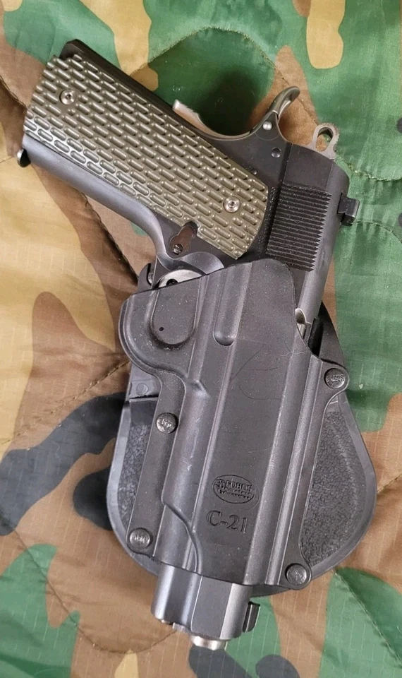 Fobus C-21 Right-hand Owb Polymer Holster Black - Image 1 of 4