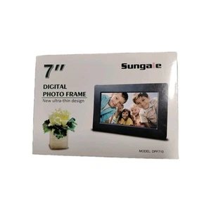 Sungale DPF710 7'' Digital Photo Frame - Picture 1 of 3