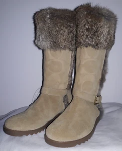 Neu mit Etikett Authentic Coach Deeann Sig Wildleder mit Kaninchenfell Stiefel A7294 Größe 9_beige/hellbraun - Bild 1 von 6
