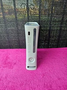Microsoft Xbox 360 4GB White Console System - NO READ VIDEO GAMES - Picture 1 of 8