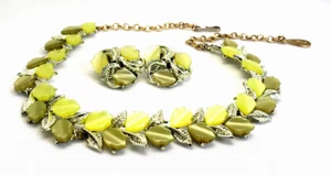 Lucite Duroplast Kunststoff Halskette & Clip Ohrringe Set Mid Century zweifarbig grün - Bild 1 von 4