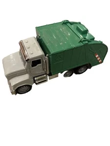 Driven by Battat - Garbage Recycling Truck - Lights, Sound, And Moving Parts - Picture 1 of 6