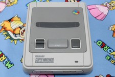 SOLO CONSOLA SUPER NINTENDO SNES MINI BUEN ESTADO FUNCIONANDO 