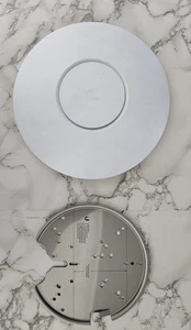 Ubiquiti UniFi U6-LR WiFi 6 Long-Range Dual Band Access Point - Bild 1 von 3
