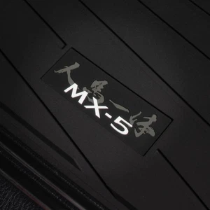 Set di 2 tappetini in gomma originali Mazda MX5 ND 2015-2025 - Picture 1 of 7