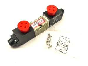 Numatics 031SS600E000061 Pneumatic Solenoid Valve 24 VDC - Picture 1 of 5