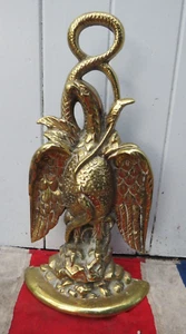 ATRACTIVO GUARDABOMBEROS PUERTA DE LATÓN Y SERPIENTE LATÓN AMERICANO ANTIGUO VINTAGE - Imagen 1 de 8