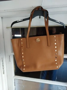 Bolso de Mano Michael Kors Acorn Rivington Tachuelas Cuero Mediano (Nuevo con etiqueta) - Imagen 1 de 17