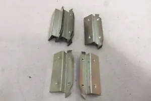 16 NOS GENUINE MAZDA FAMILIA 1000 SPACERS FOR TAILLIGHT REAR LIGHT LENS - Foto 1 di 3