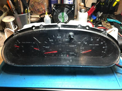 2000 FORD TAURUS PAINEL DE INSTRUMENTOS USADO PARA VENDA - Imagem 1 de 4