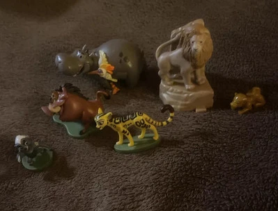 Lote de 7 figuras de acción The Disney Store Disney Rey León, Guardia León Lote de 7 Foto 1 de 4