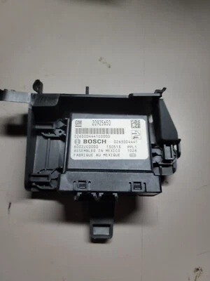 Módulo de asistencia de estacionamiento 10-17 Buick Regal Verano Chevrolet Camaro Equinox 20925650 Foto 1 de 4