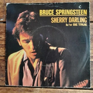 BRUCE SPRINGSTEEN, SHERRY DARLING, 7" SINGLE, solid centre, 1st press, VVG/VG - Picture 1 of 3