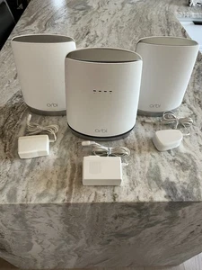 Orbi Cable modem Router CBR750 and 2 Satellites RBS750 Factory Reset Works Great - Afbeelding 1 van 8
