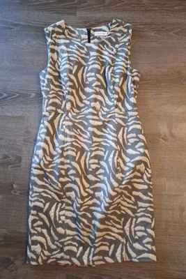 Платье-футляр Calvin Klein Tiger с анималистическим принтом без рукавов карьерное размер 8 - Изображение 1 из 4