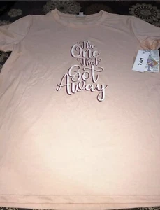 Camiseta Lularoe L Liv Acanalada Grande Rosa Melocotón El que se escapó" Gráfico #32 - Imagen 1 de 7