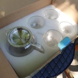 BTAT Glass Tea Pot And Double Wall Cups Brew To A Tea With Strainer NEW OPEN BOX - Picture 1 of 9