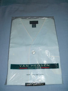 NEU Van Heusen knielanger Schlafanzug Herren Kurzarm Gr. L hellblau gestreift - Bild 1 von 5