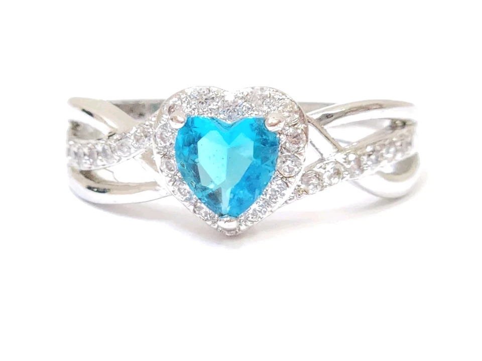 ANILLO SOLITARIO TOPACIO CORAZÓN AZUL HGE ORO BLANCO 14K Y CIRCONITA CÚCTEL AMOR TALLA 8,75 Foto 1 de 4