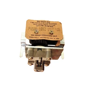 HONEYWELL P658B 1012 1  PNEUMATIC CONTROL SWITCH(NEW) - Picture 1 of 2