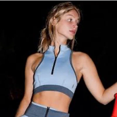 FP Movement by Free People 拉链赛车背部运动休闲作物上衣,尺寸 S — 第 1/4 张图片