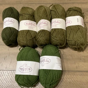 MIXED LOT OF KNIT PICKS YARN GREEN TONES X 7 SKEINS - Picture 1 of 4