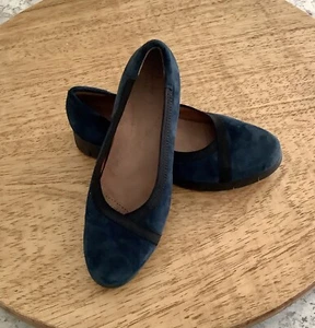 Clarks Artisan Shoes Wedge Rubber Sole Blue Leather Suede 8.5 M - Picture 1 of 6