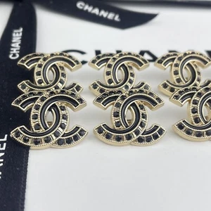 10 CHANEL BUTTONS BLACK GOLD CC LOGO WITH STONES METAL 22MM VINTAGE - Picture 1 of 10