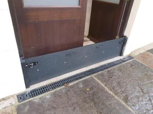 STANDARD TYPE FLOODGATE 40 CM HIGH. FLOOD PROTECTION. FLOODING.NO MORE SAND BAGS - Picture 1 of 11