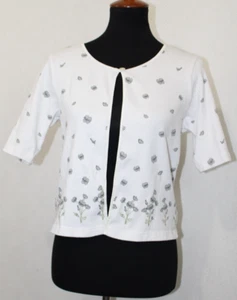 Suéter Cárdigan Recortado De Colección Y2K No Boundaries Talla XL Blanco Estampado Floral 1 Botón - Imagen 1 de 6