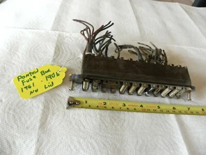 OEM Mercedes Benz Ponton Fuse Box 190b Sicherungsdose W121 W120 180b MISSING LID - Picture 1 of 6